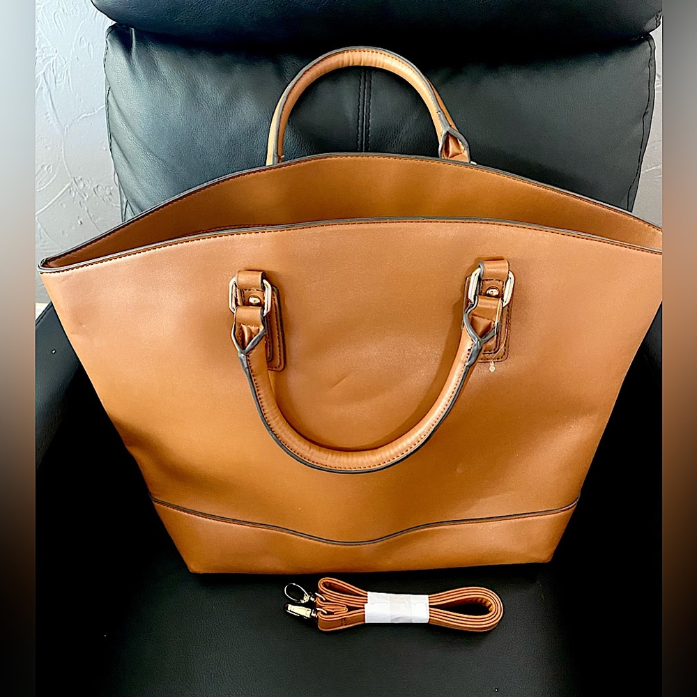 New! Carmel large tote bag by just fab.